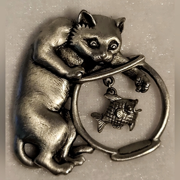 JJ Jonette Jewelry - Vintage JJ Jonette Pewter Cat Paw In Fish Bowl Whimsical Brooch / Pin